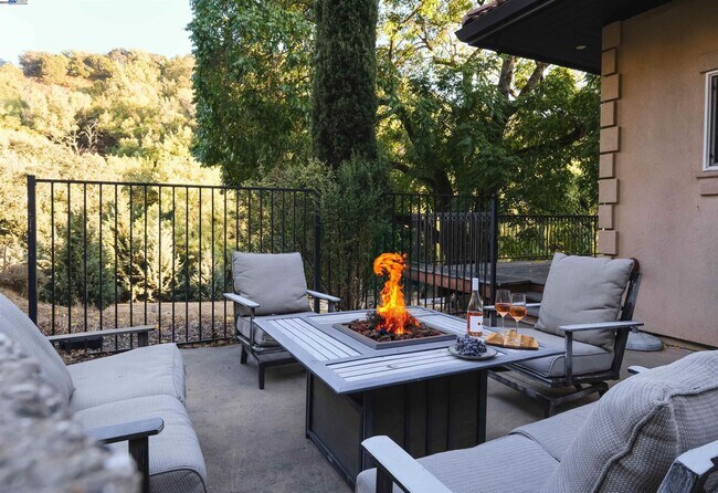 Building Photo - 5700 Alhambra Valley Rd