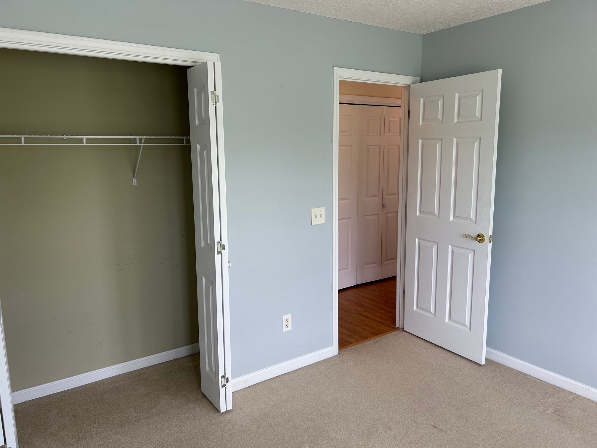 Building Photo - 3809 Doe Ln