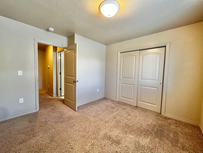 Building Photo - East6th203 (KC-AM)