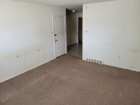 Building Photo - 6419 Tulip St