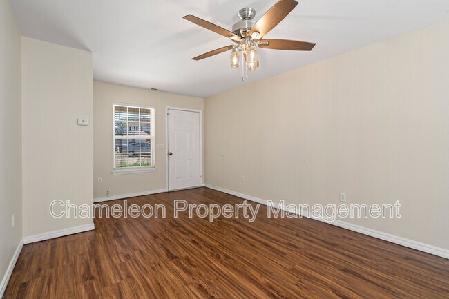Building Photo - 2910 Dawn Ct