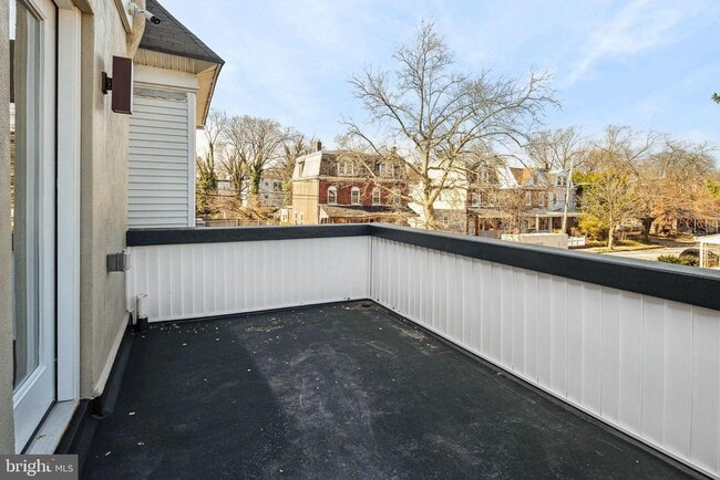 Building Photo - 6317 Baynton St