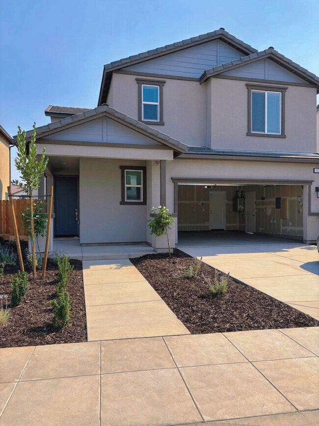 Primary Photo - AVAILABLE SOON: Brand-New 2-Story Home wit...