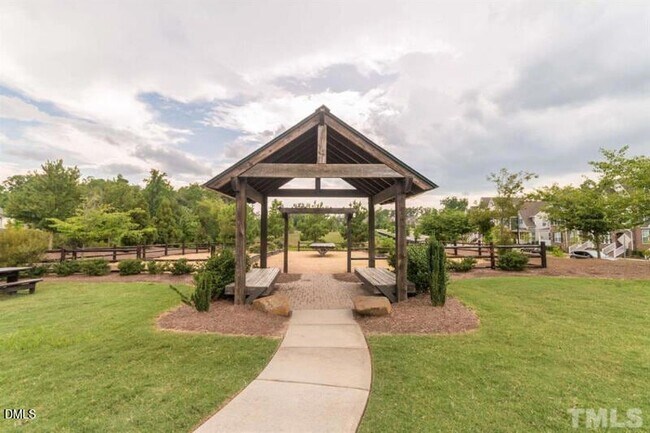 Building Photo - 4106 Vallonia Dr