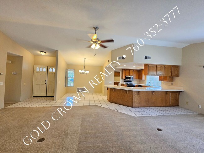 Building Photo - 2402 Lenrey Ave