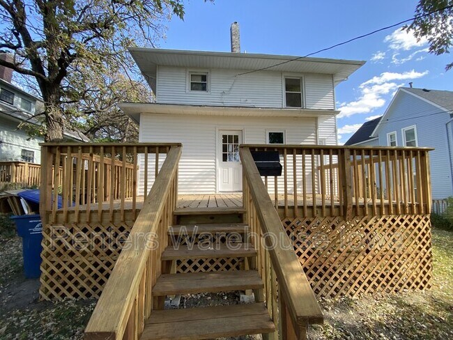 Building Photo - 1622 E 8th St