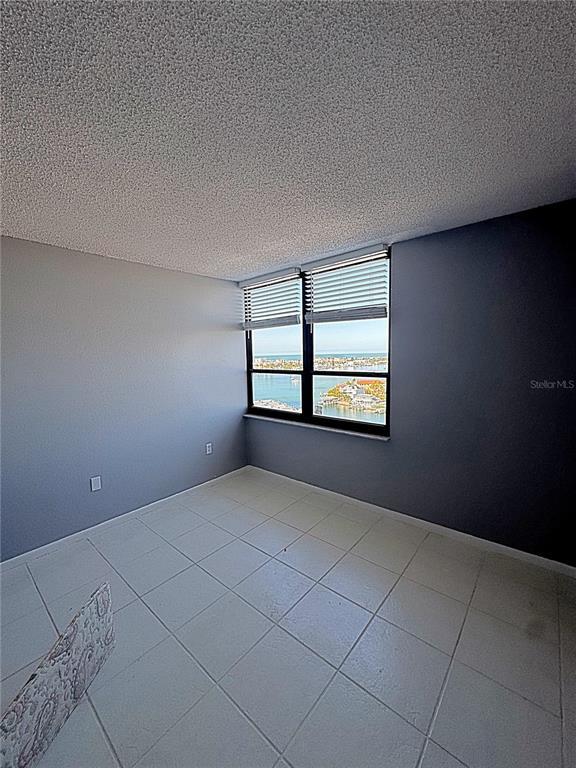 Building Photo - 400 Island Way