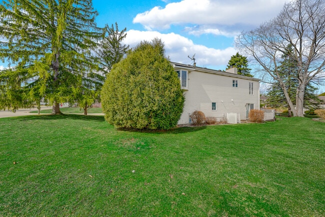 Building Photo - 5080 Prairie Oak Rd