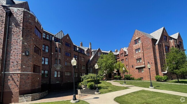 Building Photo - Palmer Park Square