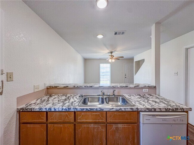 Building Photo - 1103 Shanarae Cir