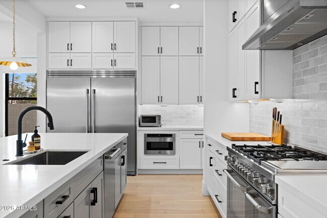 Building Photo - 4145 N 42nd Pl