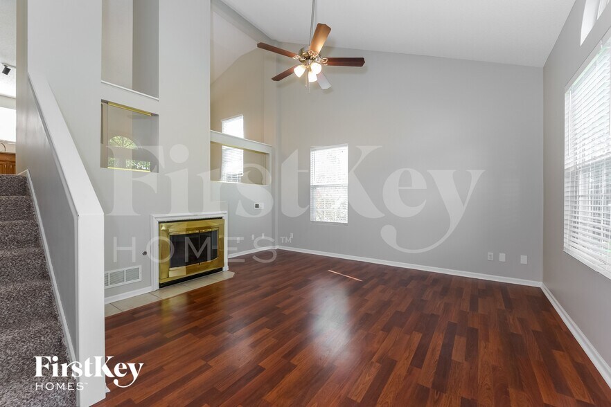 Building Photo - 609 Rosehill Dr