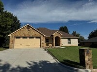 Building Photo - 134 Blue Jay Dr