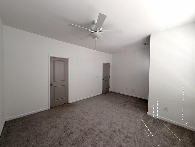 Building Photo - 1 N Lenny Dr
