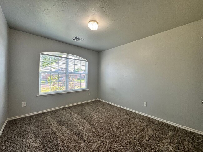 Building Photo - 3 Bedroom Home in Piedmont with ALL APPLIA...