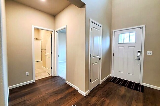 Building Photo - 10330 Driftwood Ave