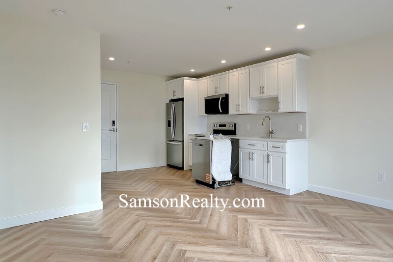 Building Photo - 381 Wickenden St