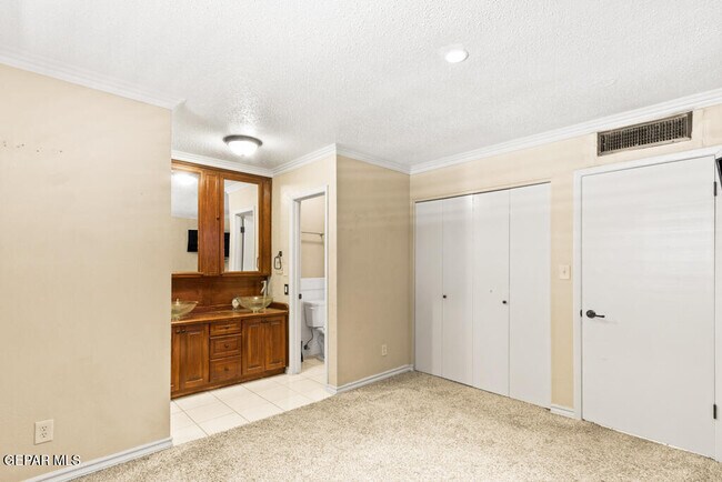 Building Photo - 10325 Cardigan Dr