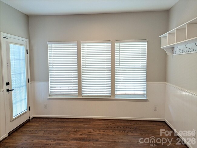 Building Photo - 279 Chandeleur Dr
