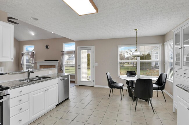 Building Photo - 3796 Village Club Dr