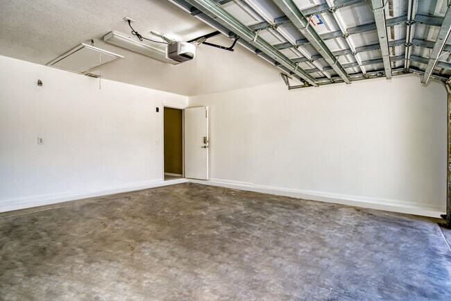 Building Photo - 2962 SW Coastal Terrace