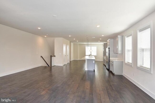 Building Photo - 44858 Tiverton Sq