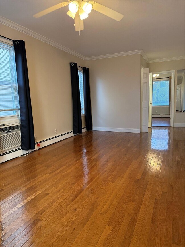 Building Photo - 283 Houston Ave