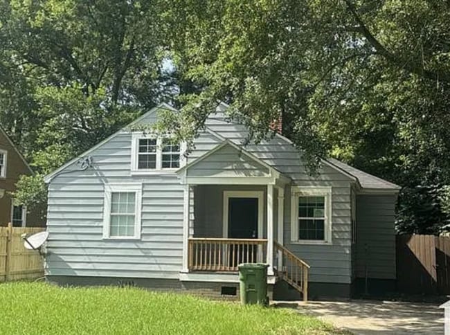 Building Photo - 2219 Locust St