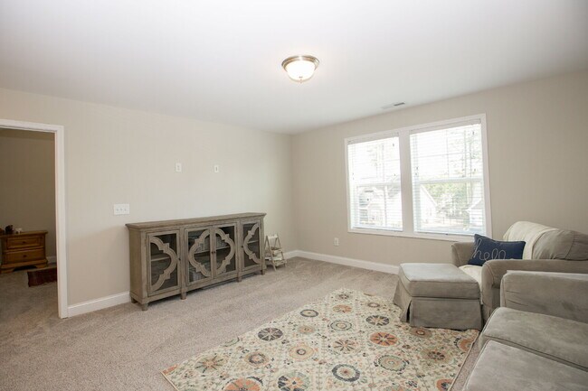 Building Photo - "Spacious 4-Bedroom Home with 2.5 Baths in...