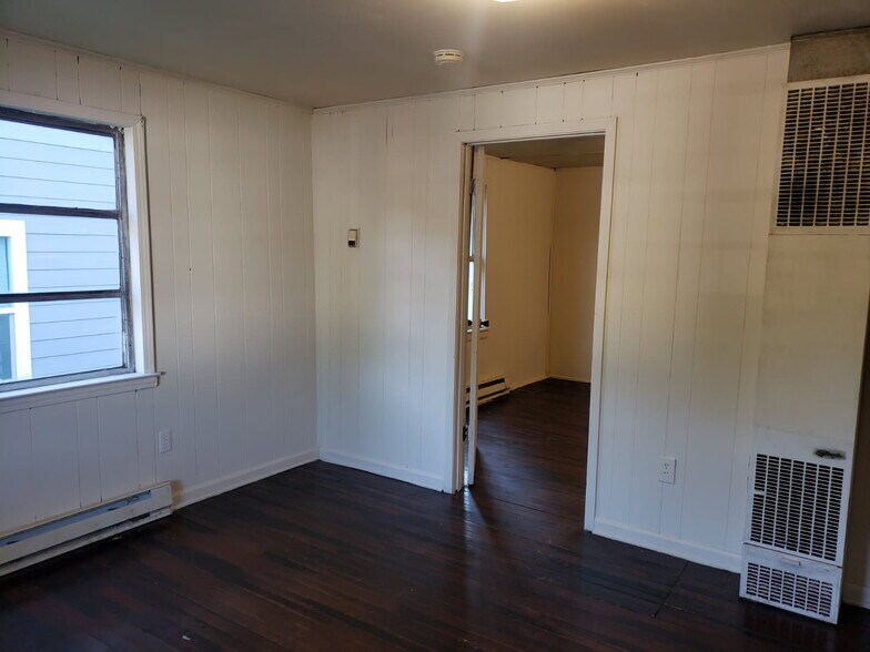 Building Photo - 15 Trotter St