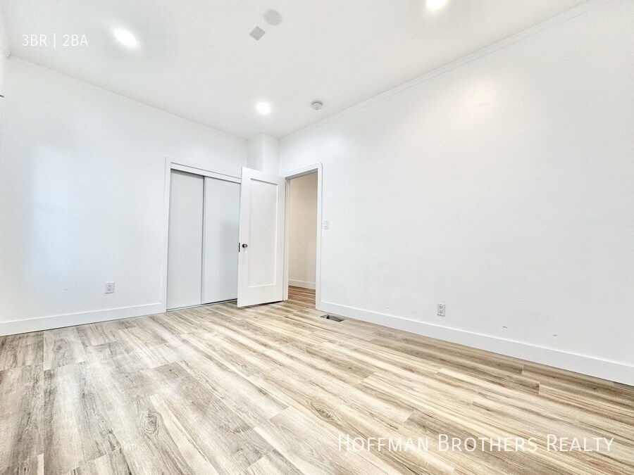Building Photo - 330 N Spaulding Ave