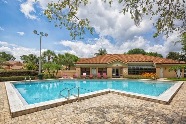 Building Photo - Dr Phillips 2 bedroom 2 bath with 1 car ga...