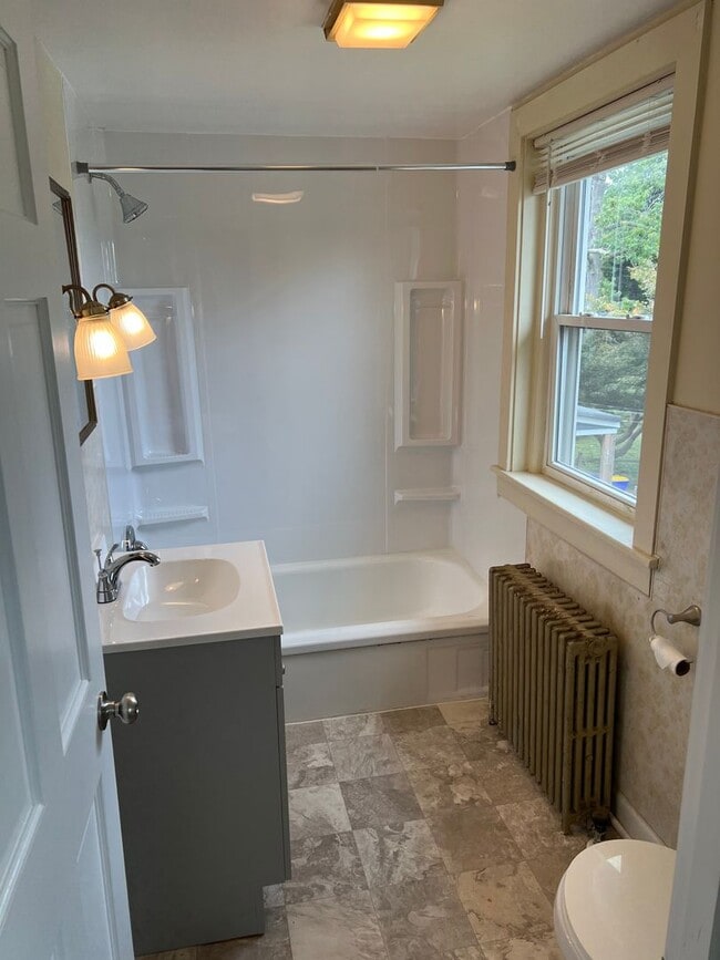 Building Photo - Beautiful 3 Bedroom Home in Millersville!