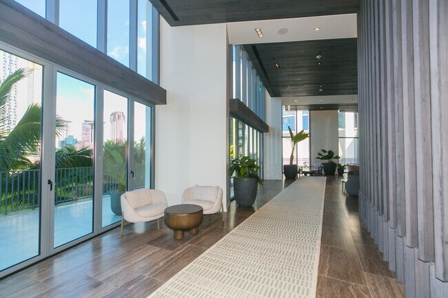 Building Photo - KOULA 2b2b1pkg Ready to Move In!