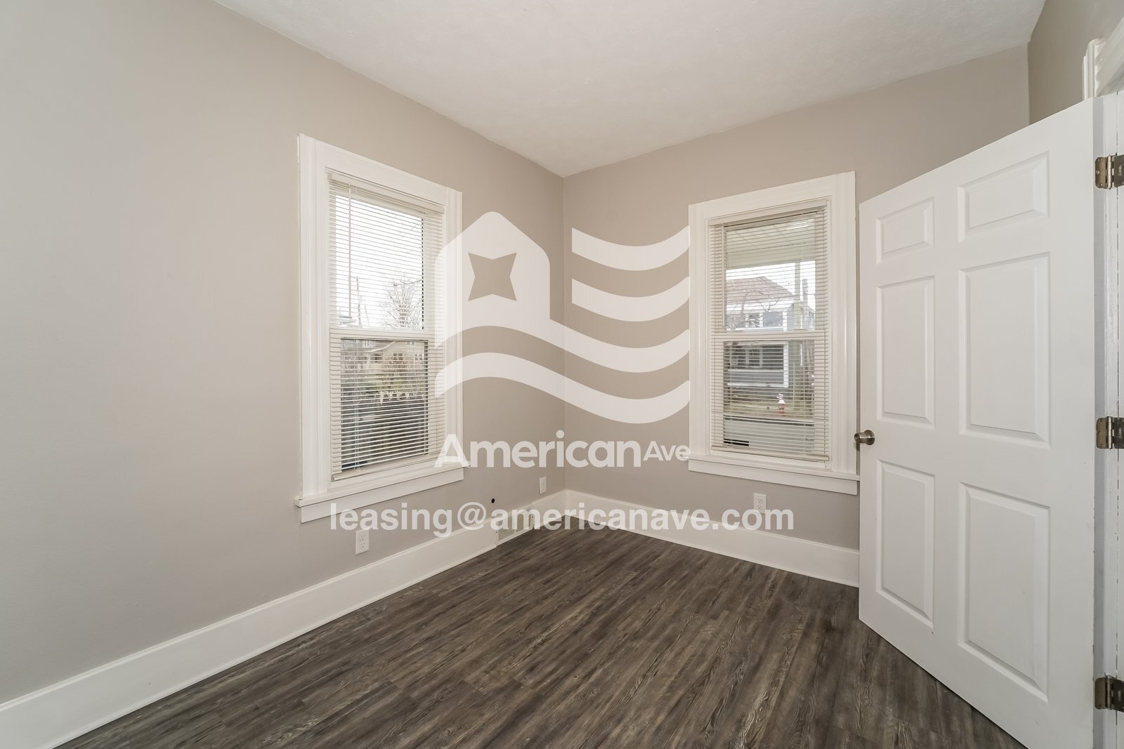 Building Photo - 912 E 34th St