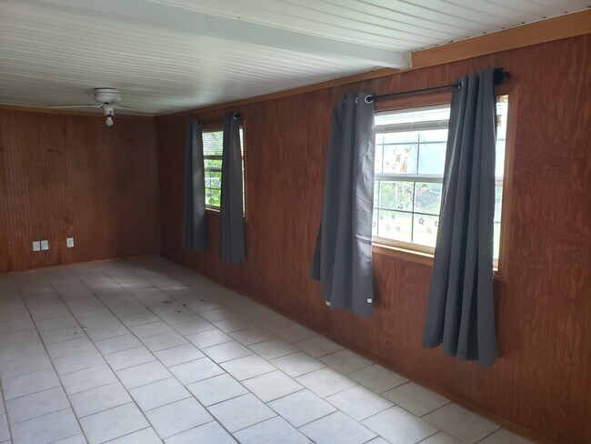 Building Photo - 10030 Glen Moor Ln