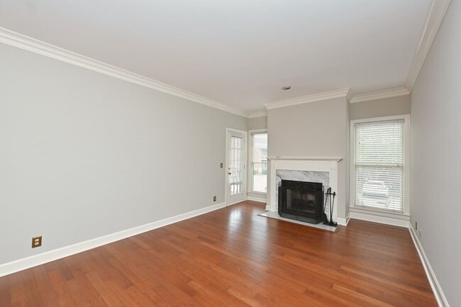 Building Photo - **UPDATED FIRST-FLOOR CONDO IN DESIRABLE P...