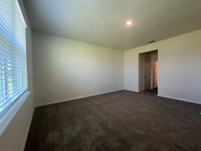 Building Photo - BEAUTIFUL New Build!! 4 bed/2bath House in...