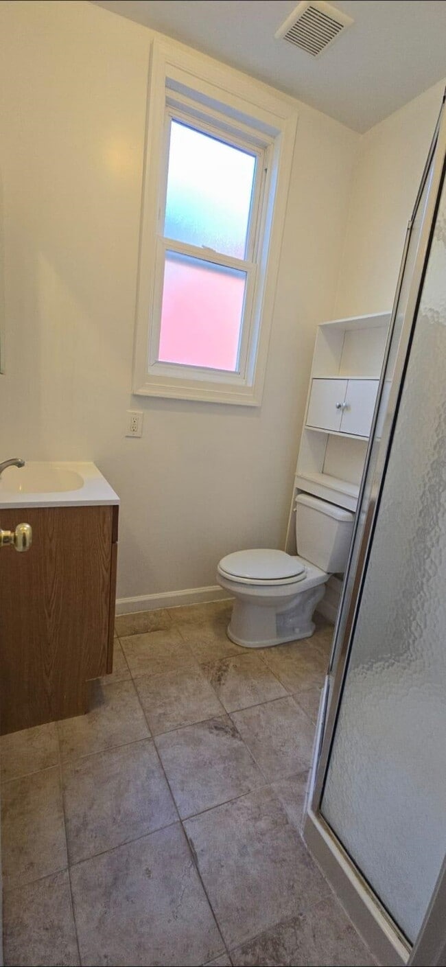 Building Photo - 18 E 17th St