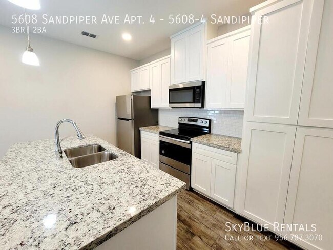 Building Photo - 5608 Sandpiper Ave