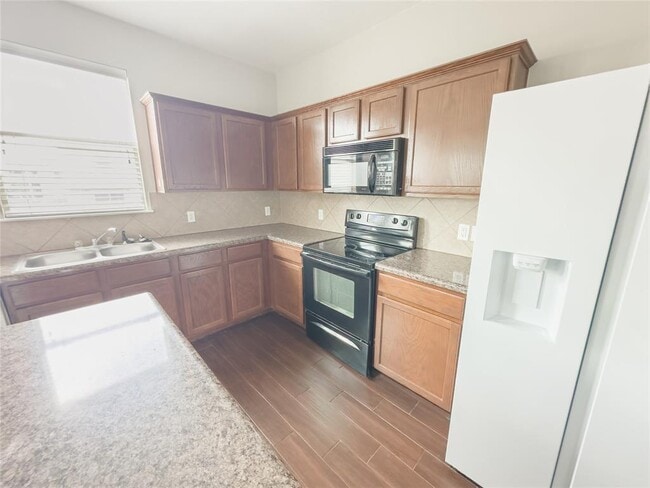 Building Photo - 9909 Fantail Ln
