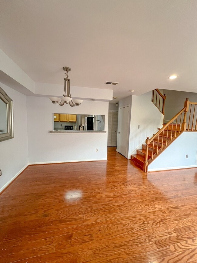 Building Photo - 14425 Gringsby Ct
