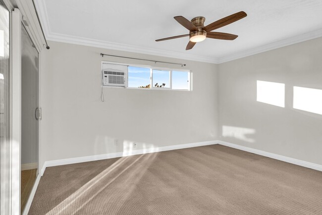Building Photo - 4 Bedrooms, 3 Bathroom, Two Story Home With Pool