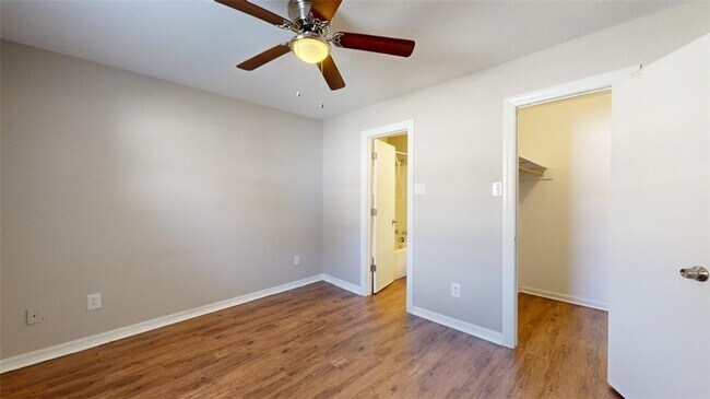 Building Photo - 500 Foch St