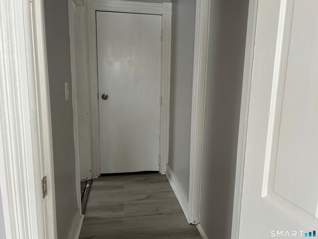 Building Photo - 22 Hawthorne St