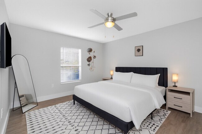 Building Photo - 4401 W Kennedy Blvd