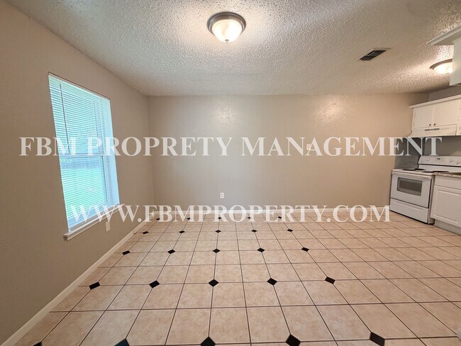 Building Photo - 3222 W 8th Ave