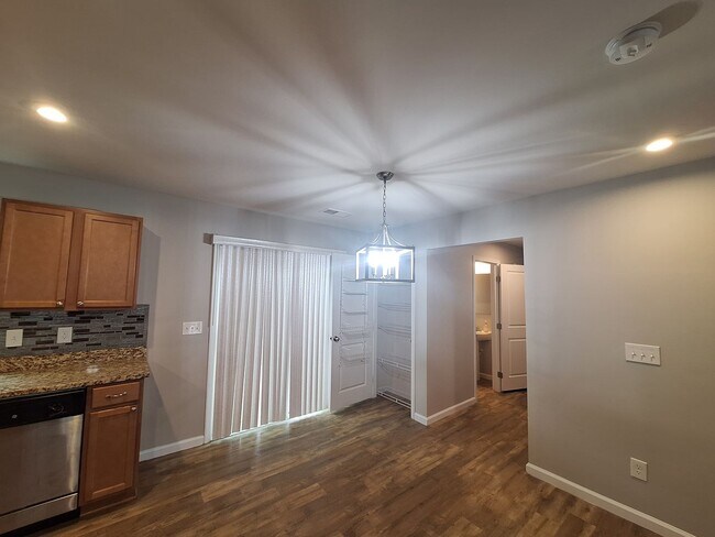 Building Photo - Wonderful Two Story Four Bedroom Home in Northeast Columbia!