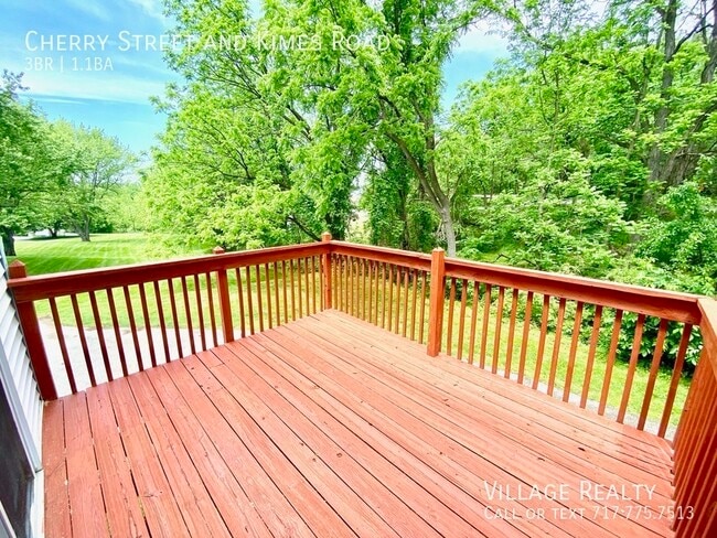 Building Photo - 225 Cherry St