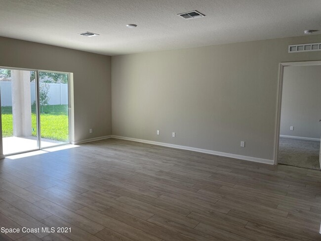 Building Photo - 655 Boughton Way